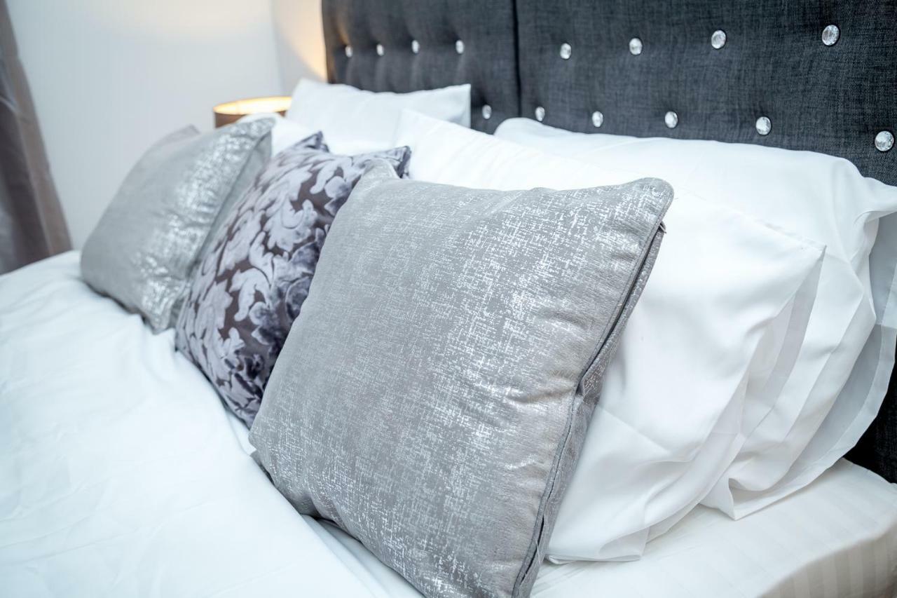 Luxuriant Apartments نورث هامبتون المظهر الخارجي الصورة