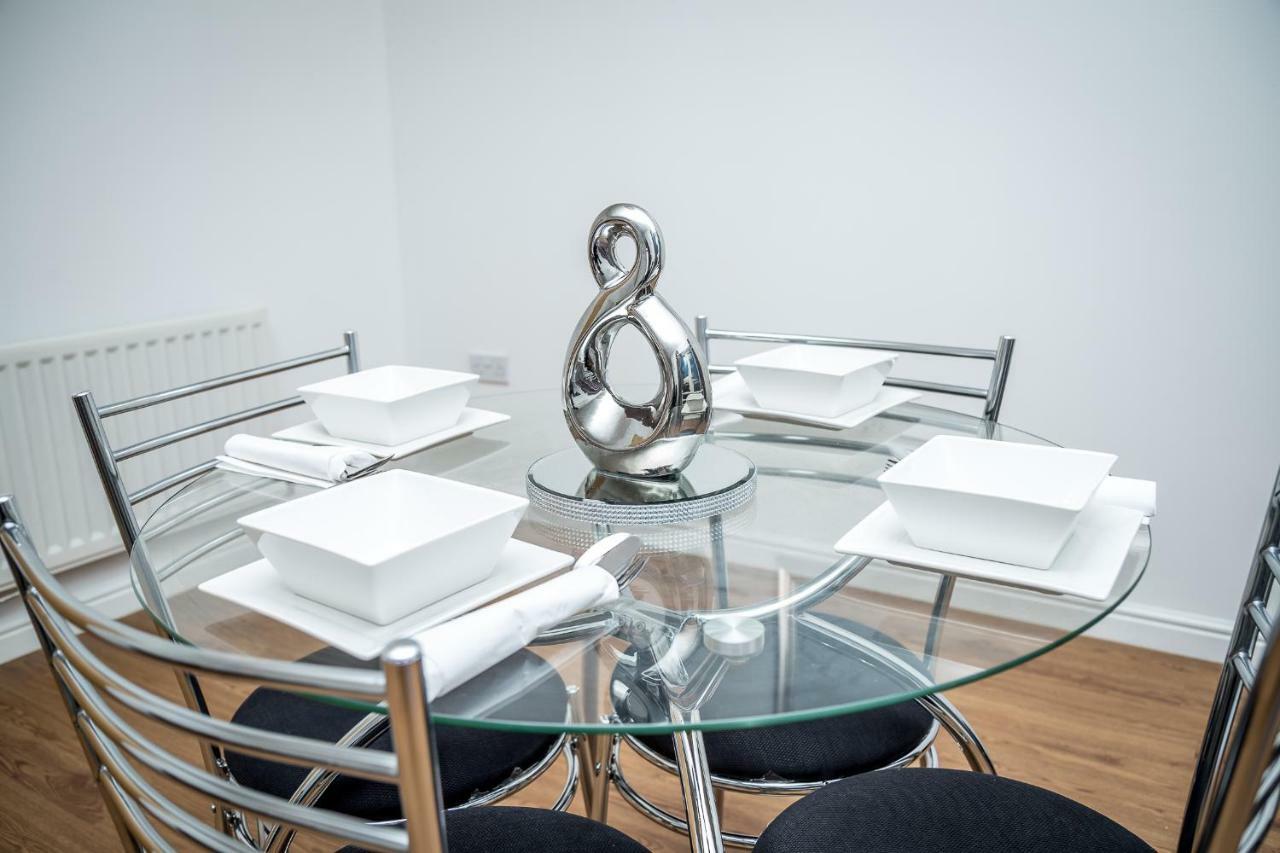 Luxuriant Apartments نورث هامبتون المظهر الخارجي الصورة