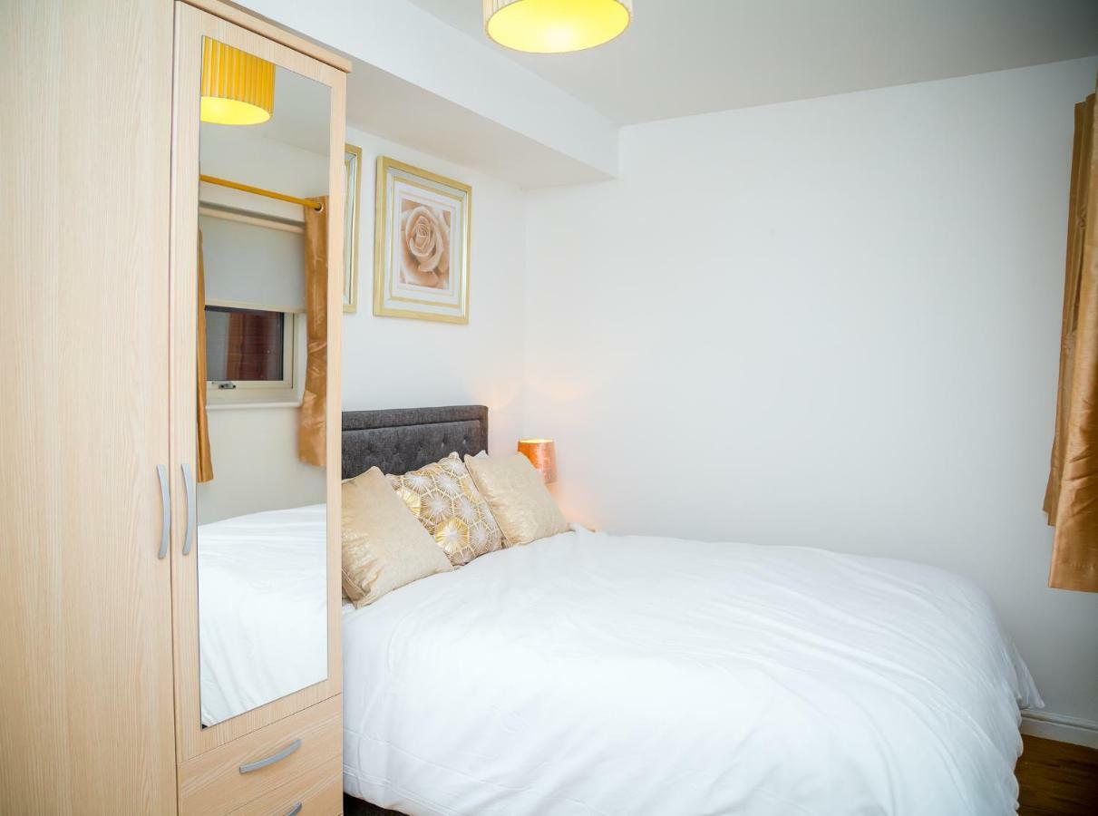 Luxuriant Apartments نورث هامبتون المظهر الخارجي الصورة